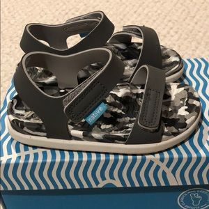 Native | Gray Charley Velcro Sandals